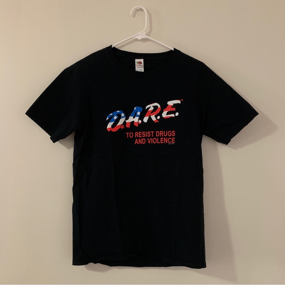 D.A.R.E  To resist drugs and violence.